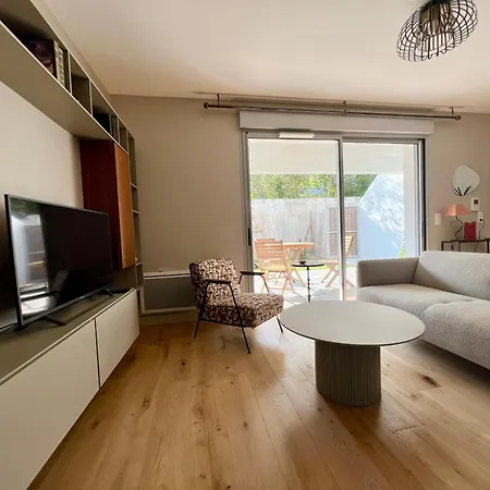 Chic With Beautiful Terrace In La Rochelle