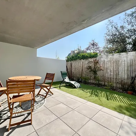 Apartment Chic With Beautiful Terrace In La Rochelle