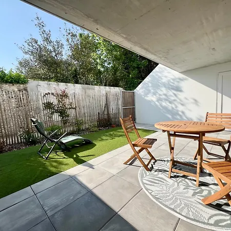 Chic With Beautiful Terrace In Апартаменты *