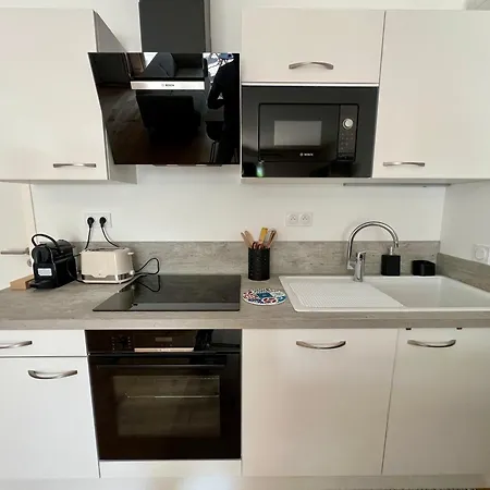 Chic With Beautiful Terrace In Апартаменты Ла-Рошель