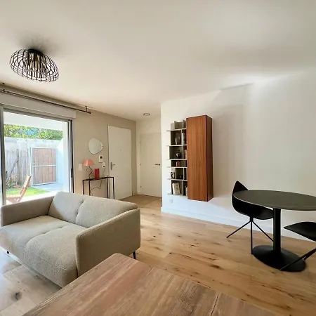 Apartmán Chic With Beautiful Terrace In