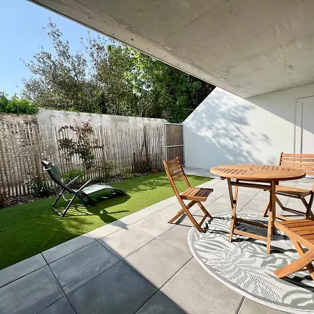 Chic With Beautiful Terrace In Ла-Рошель
